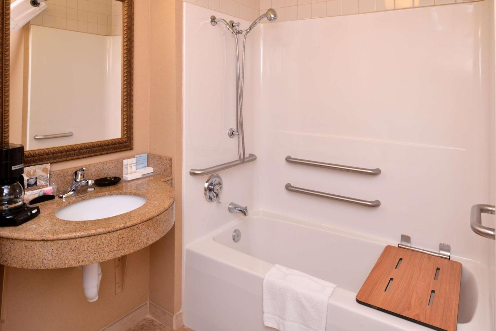Hampton Inn By Hilton Litchfield Εξωτερικό φωτογραφία