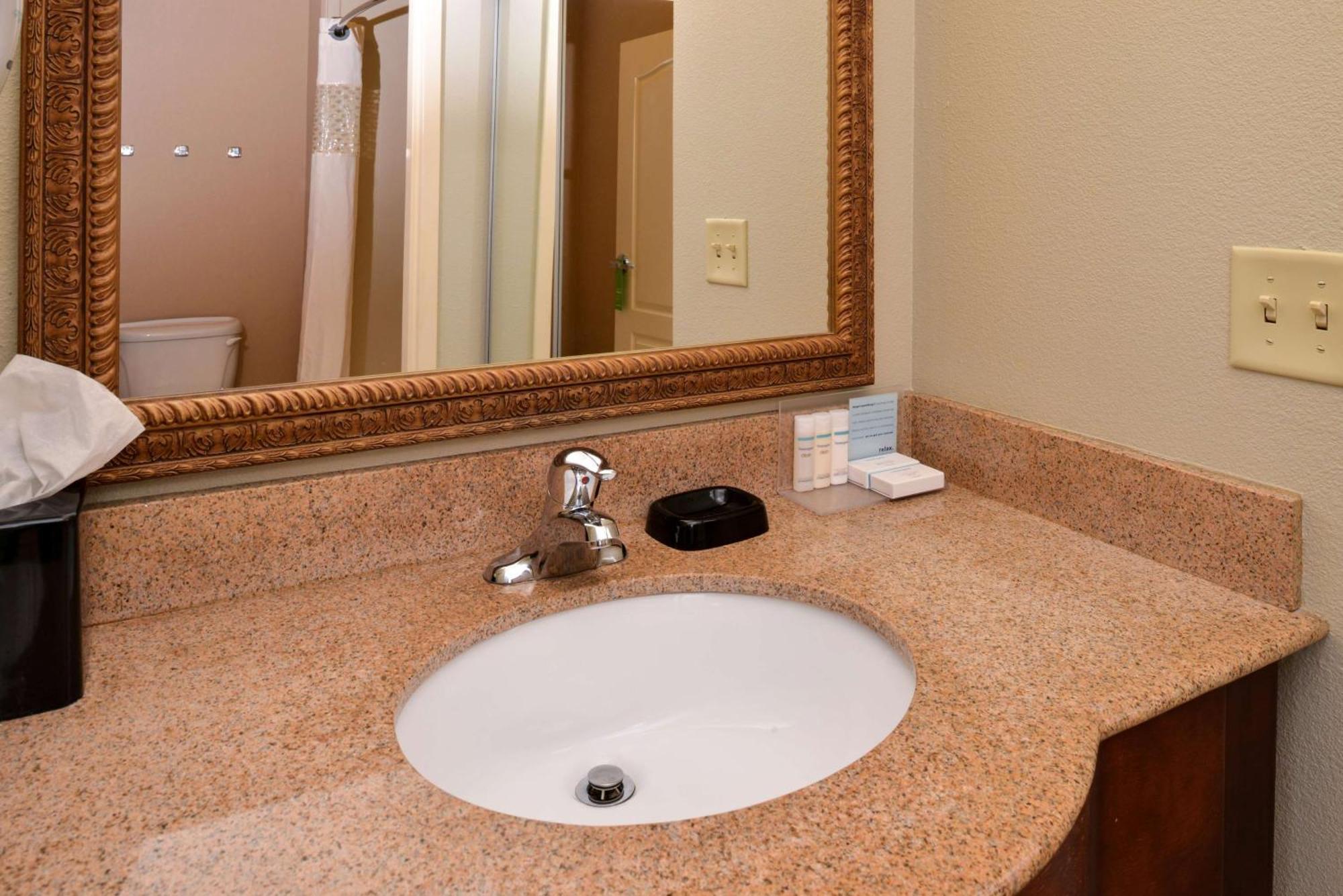 Hampton Inn By Hilton Litchfield Εξωτερικό φωτογραφία